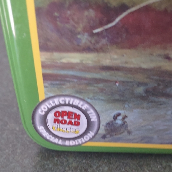 Vintage John Deere Green and Yellow Tin box - Picture 3 of 10